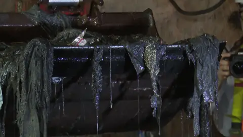 Retirada de toallitas en el Colector Norte Retirada de toallitas en el Colector Norte