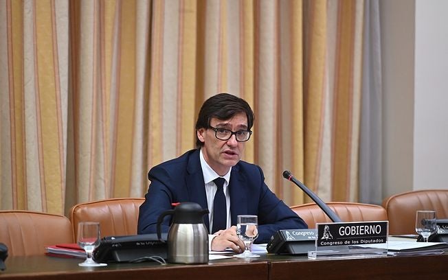 Illa defiende hablar con futbolistas como "referentes" de los jóvenes después del botellón de Tomelloso Illa defiende hablar con futbolistas como "referentes" de los jóvenes después del botellón de Tomelloso