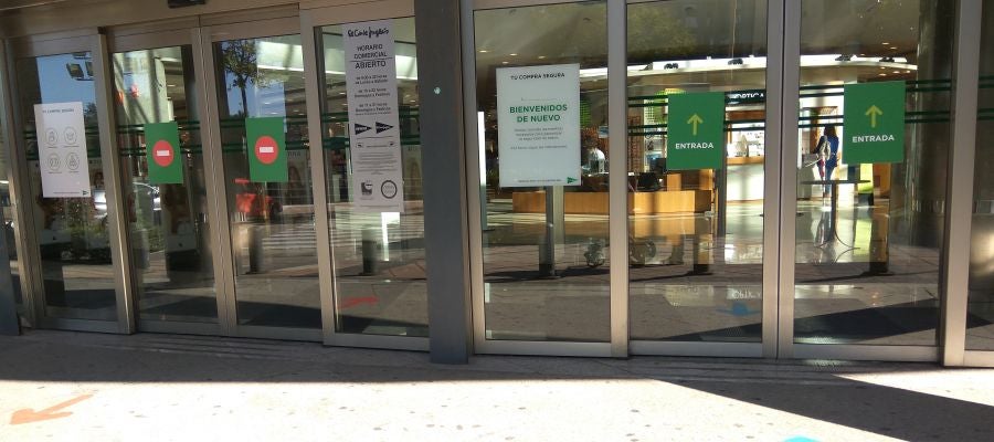 Nueva entrada en un centro comercial Nueva entrada en un centro comercial