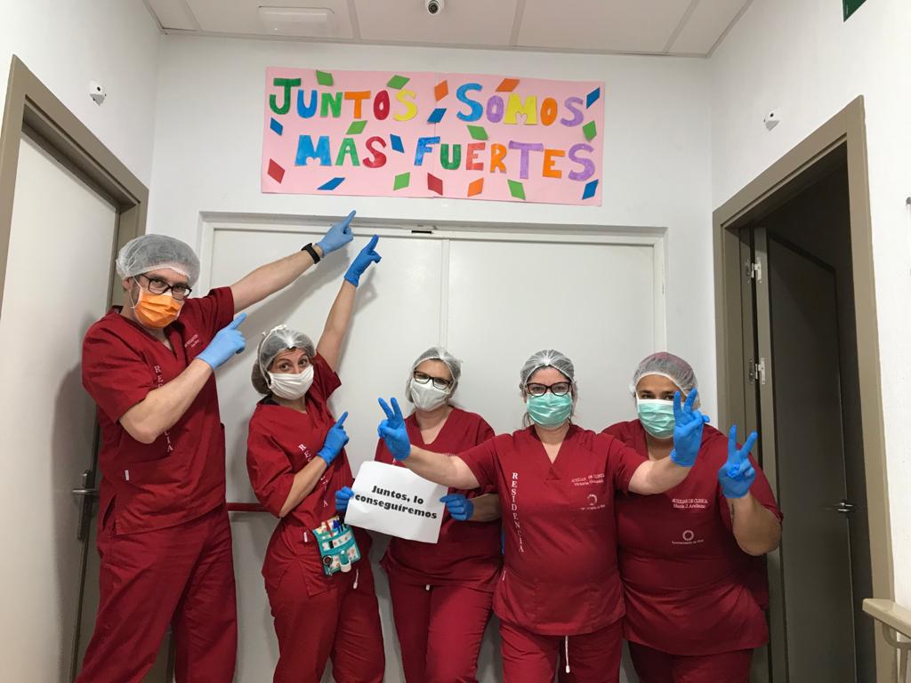 Trabajadoras en residencias de ancianos: la 'segunda familia' durante la pandemia Trabajadoras en residencias de ancianos: la 'segunda familia' durante la pandemia