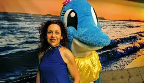 CENTRO INFANTIL LOS DELFINES CENTRO INFANTIL LOS DELFINES