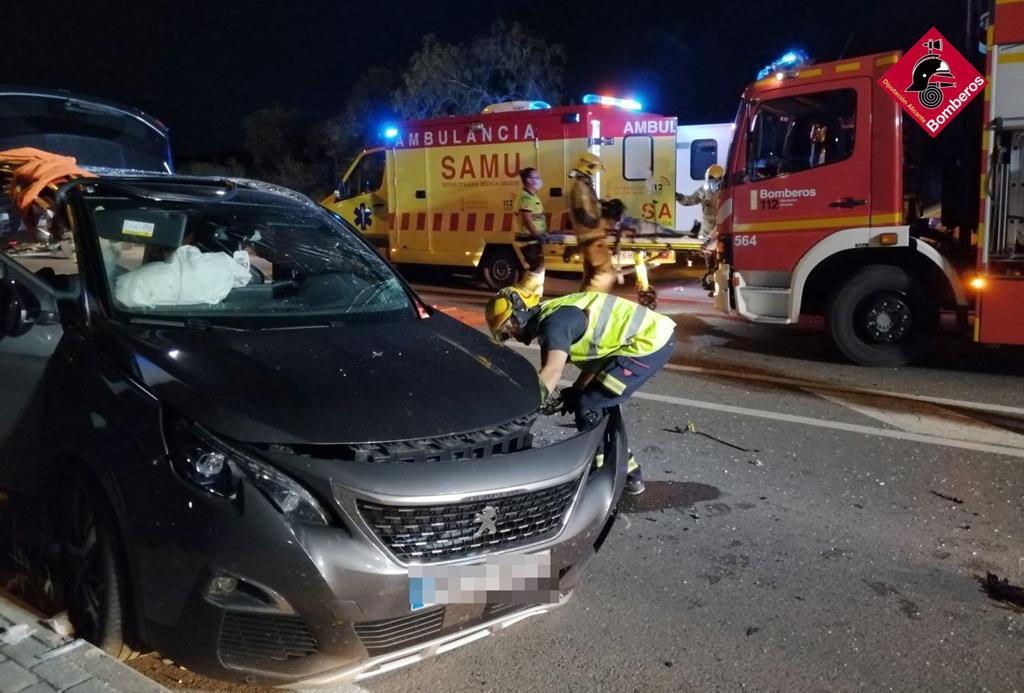 Tres personas resultan heridas en una colisión de dos coches en Gran Alacant de Santa Pola Tres personas resultan heridas en una colisión de dos coches en Gran Alacant de Santa Pola
