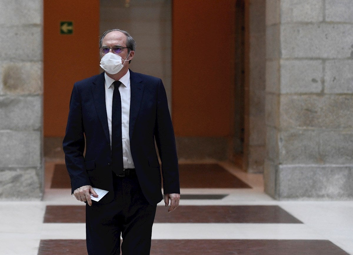 Rubén Amón indulta a Gabilondo: "Un político en las antípodas de la vehemencia y populismo de Ayuso y de Iglesias" Rubén Amón indulta a Gabilondo: "Un político en las antípodas de la vehemencia y populismo de Ayuso y de Iglesias"