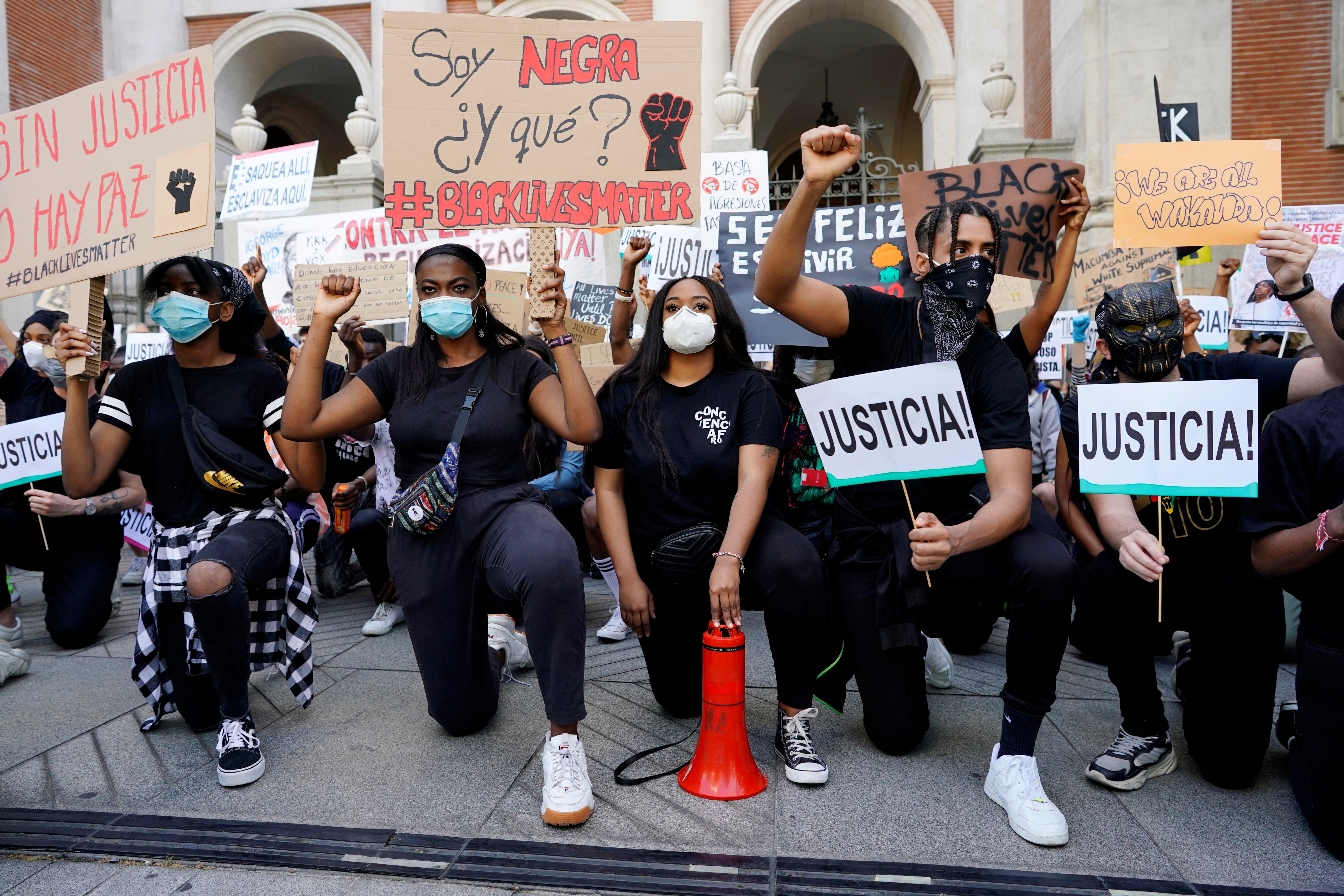 Las preguntas de Amón: "¿Cómo saldremos de la crisis sanitaria si la manifestación contra el racismo fue otro caso de aglomeración descontrolada?" Las preguntas de Amón: "¿Cómo saldremos de la crisis sanitaria si la manifestación contra el racismo fue otro caso de aglomeración descontrolada?"