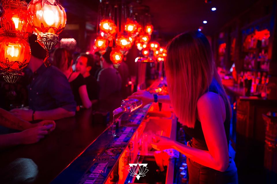 Las pistas de baile seguirán cerradas hasta agosto Las pistas de baile seguirán cerradas hasta agosto