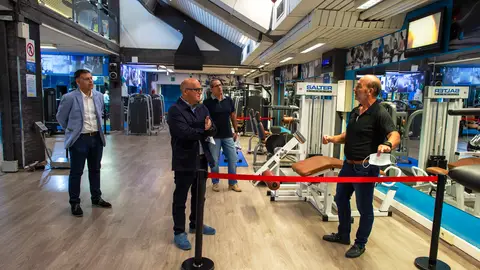 Manuel Baltar, na súa visita, hoxe, ao Pazo dos Deportes Paco Paz Manuel Baltar, na súa visita, hoxe, ao Pazo dos Deportes Paco Paz