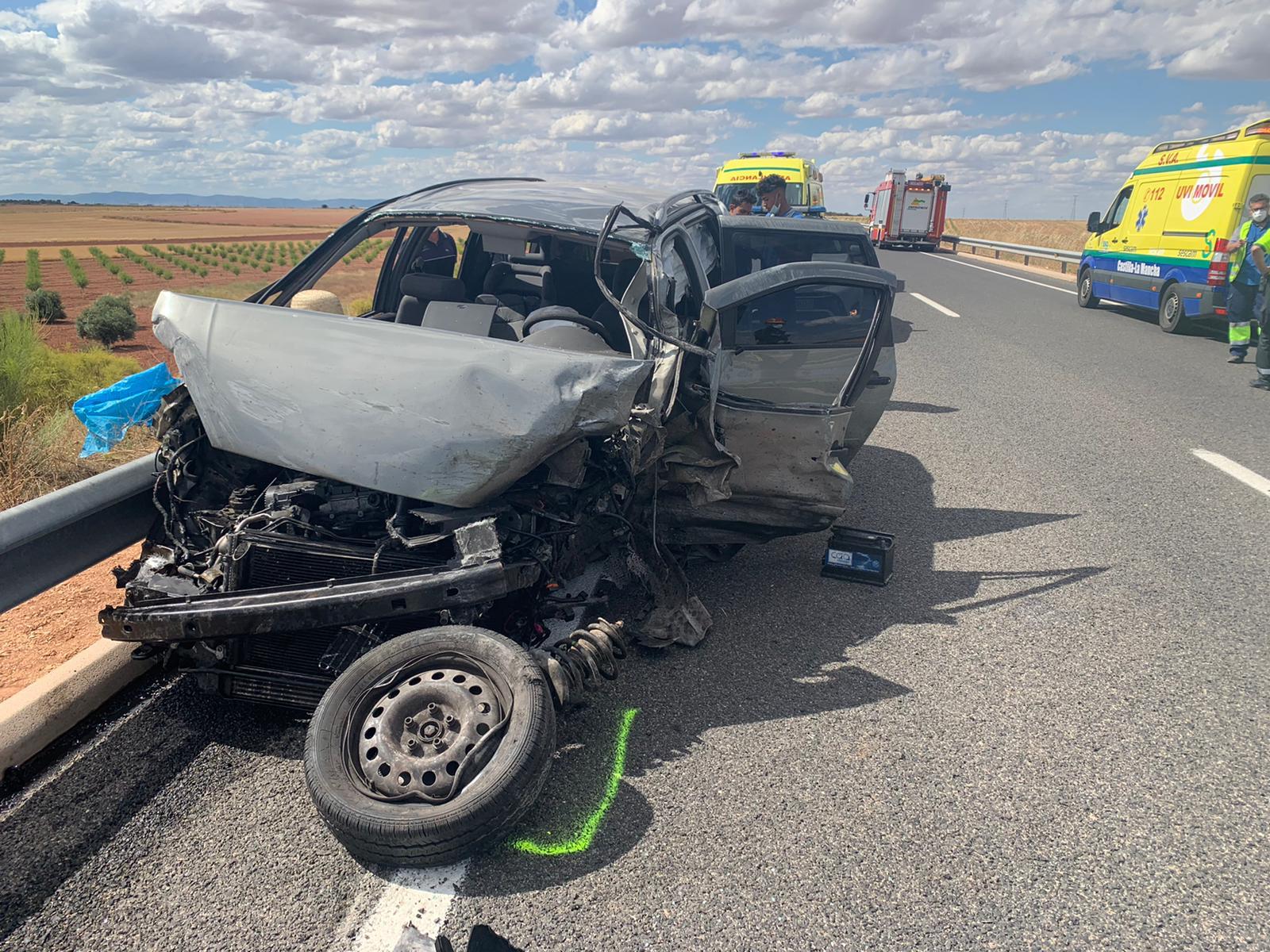 Un fallecido y 5 heridos en una colisión frontal de dos vehículos en Membrilla Un fallecido y 5 heridos en una colisión frontal de dos vehículos en Membrilla