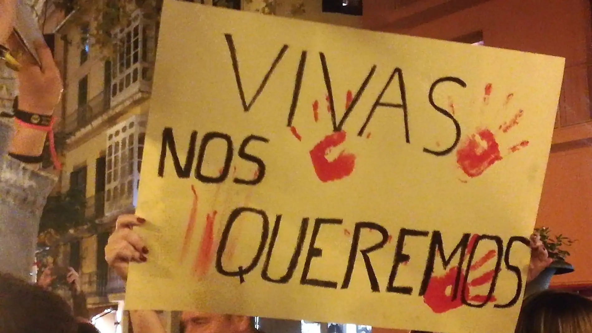 Pancarta en la concentración feminista convocada tras el asesinato de Sacramento Roca en Mallorca.