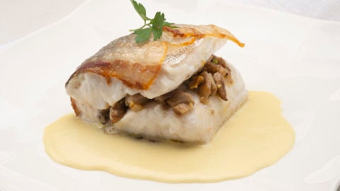 Cocina abierta de Karlos Argui&ntilde;ano: Merluza rellena de setas y pistachos (Programa 1977)