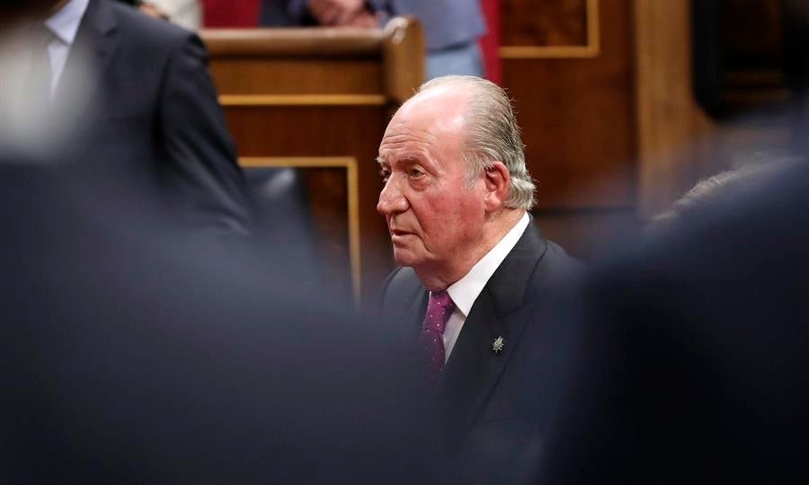 Rubén Amón indulta a Juan Carlos I: "La monarquía española podría quedar sepultada por la arena de la Meca" Rubén Amón indulta a Juan Carlos I: "La monarquía española podría quedar sepultada por la arena de la Meca"