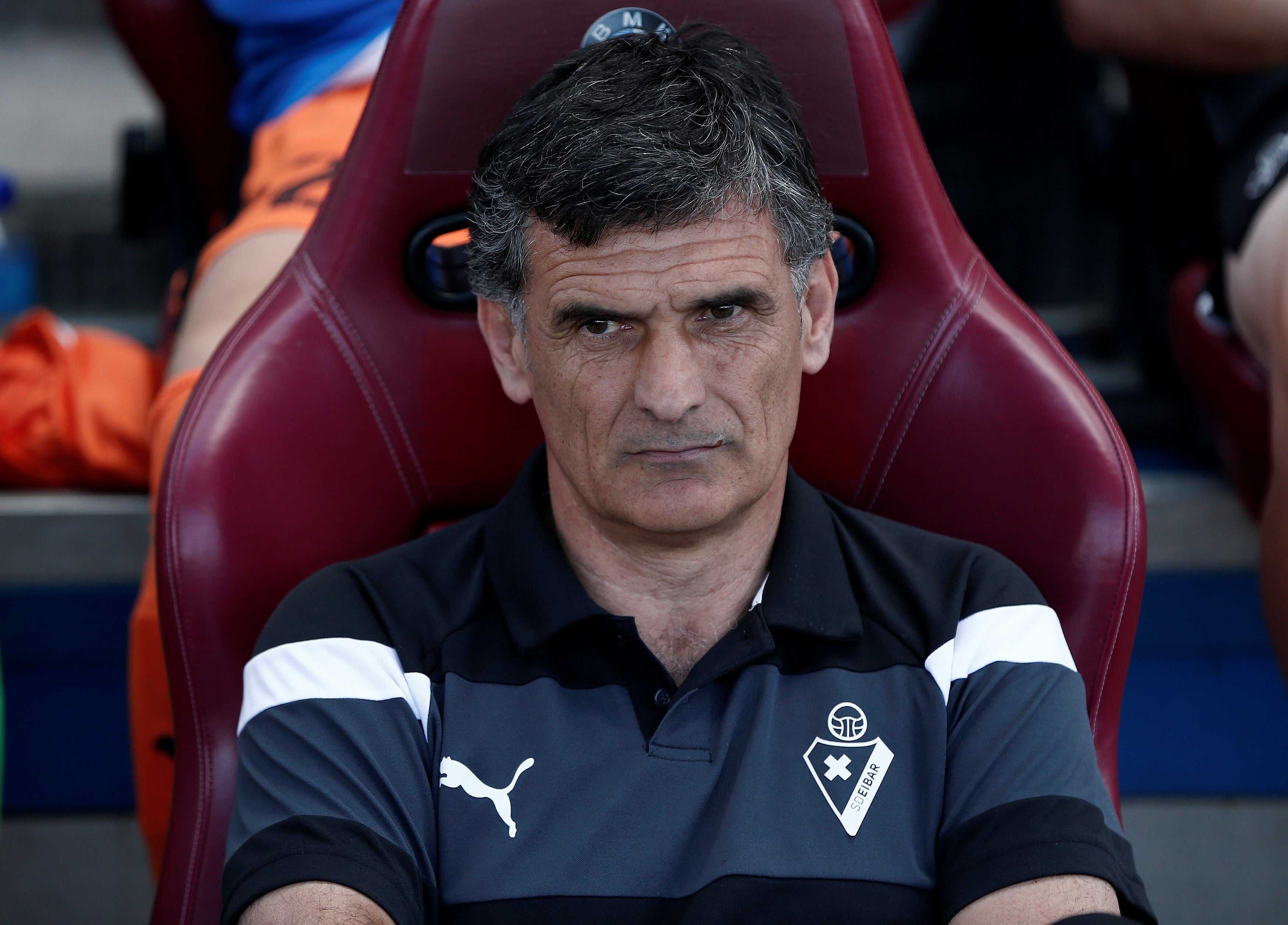 Mendilibar: "No sé si nos viene mejor jugar en Valdebebas, igual un Bernabéu vacío sería peor para ellos" Mendilibar: "No sé si nos viene mejor jugar en Valdebebas, igual un Bernabéu vacío sería peor para ellos"