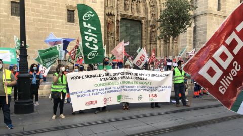 Profesionales sanitarios del Dispositivo de Apoyo a las Urgencias ante la Consejer&iacute;a de Salud