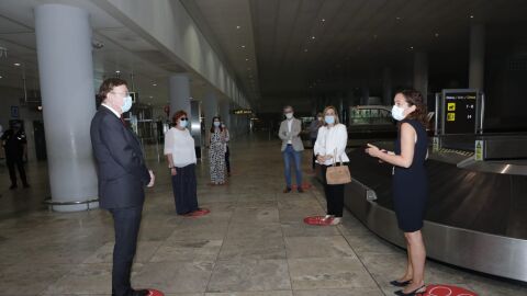 Ximo Puig en el Aeropuerto Alicante-Elche.