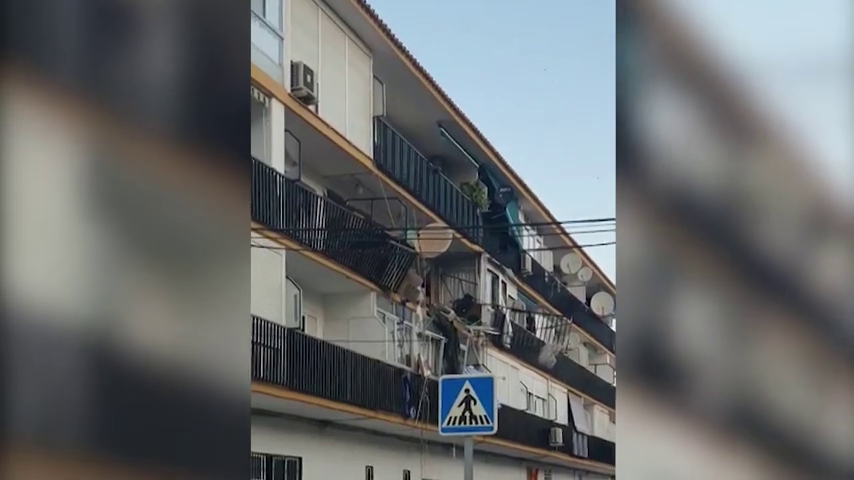 Una mujer fallecida y un hombre herido, tras una explosión en una vivienda de Torre del Mar Una mujer fallecida y un hombre herido, tras una explosión en una vivienda de Torre del Mar