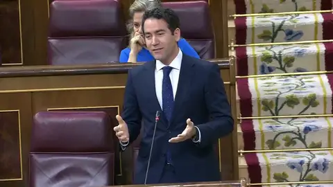 Egea, a Iglesias: "Es usted el monaguillo de Pedro Sánchez" Egea, a Iglesias: "Es usted el monaguillo de Pedro Sánchez"