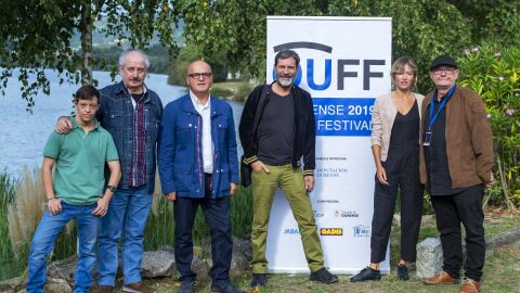 Guillem Jiménez, Xavier Bermúdez, Manuel Baltar, Monti Castiñeiras, Marta Larralde e Miguel Anxo Fernández no inicio da rodaxe do filme, o 2 de outubro de 2019, en Laias