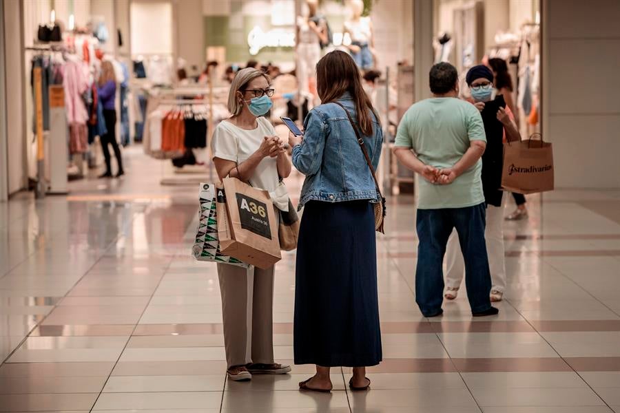 El presidente de la Generalitat Valenciana asegura que se va a valorar el uso obligatorio de la mascarilla en cualquier espacio y situación El presidente de la Generalitat Valenciana asegura que se va a valorar el uso obligatorio de la mascarilla en cualquier espacio y situación