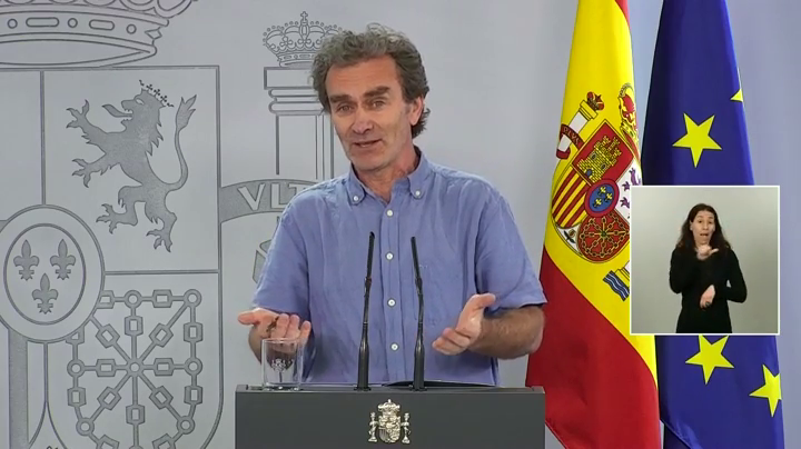 Fernando Simón pide que parte de lo que se recaude con su imagen sea donado Fernando Simón pide que parte de lo que se recaude con su imagen sea donado