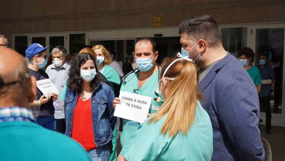 Noa Presas, apoia a concentración no Hospital de Verín