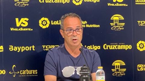 &Aacute;lvaro Cervera, entrenador del C&aacute;diz C.F
