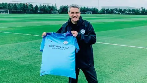 Juanma Lillo, segundo entrenador del City. Juanma Lillo, segundo entrenador del City.