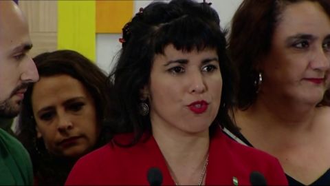 La l&iacute;der de Adelante Andaluc&iacute;a, Teresa Rodr&iacute;guez, quiere quitar las estatuas de Crist&oacute;bal Col&oacute;n y de todos los esclavistas