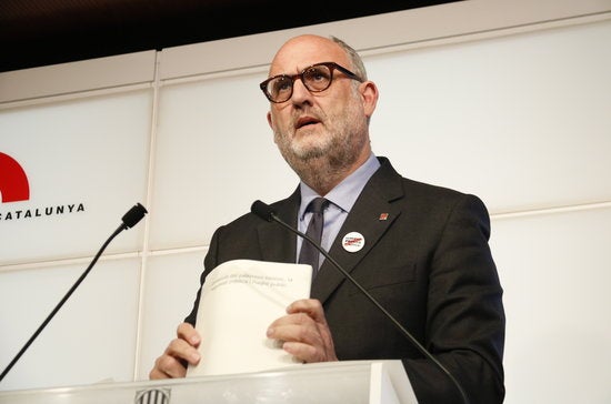 Junts per Catalunya qualifica Pedro Sánchez de “mag de la gesticulació” i recela d’una reunió de la mesa abans del 15 de juliol Junts per Catalunya qualifica Pedro Sánchez de “mag de la gesticulació” i recela d’una reunió de la mesa abans del 15 de juliol