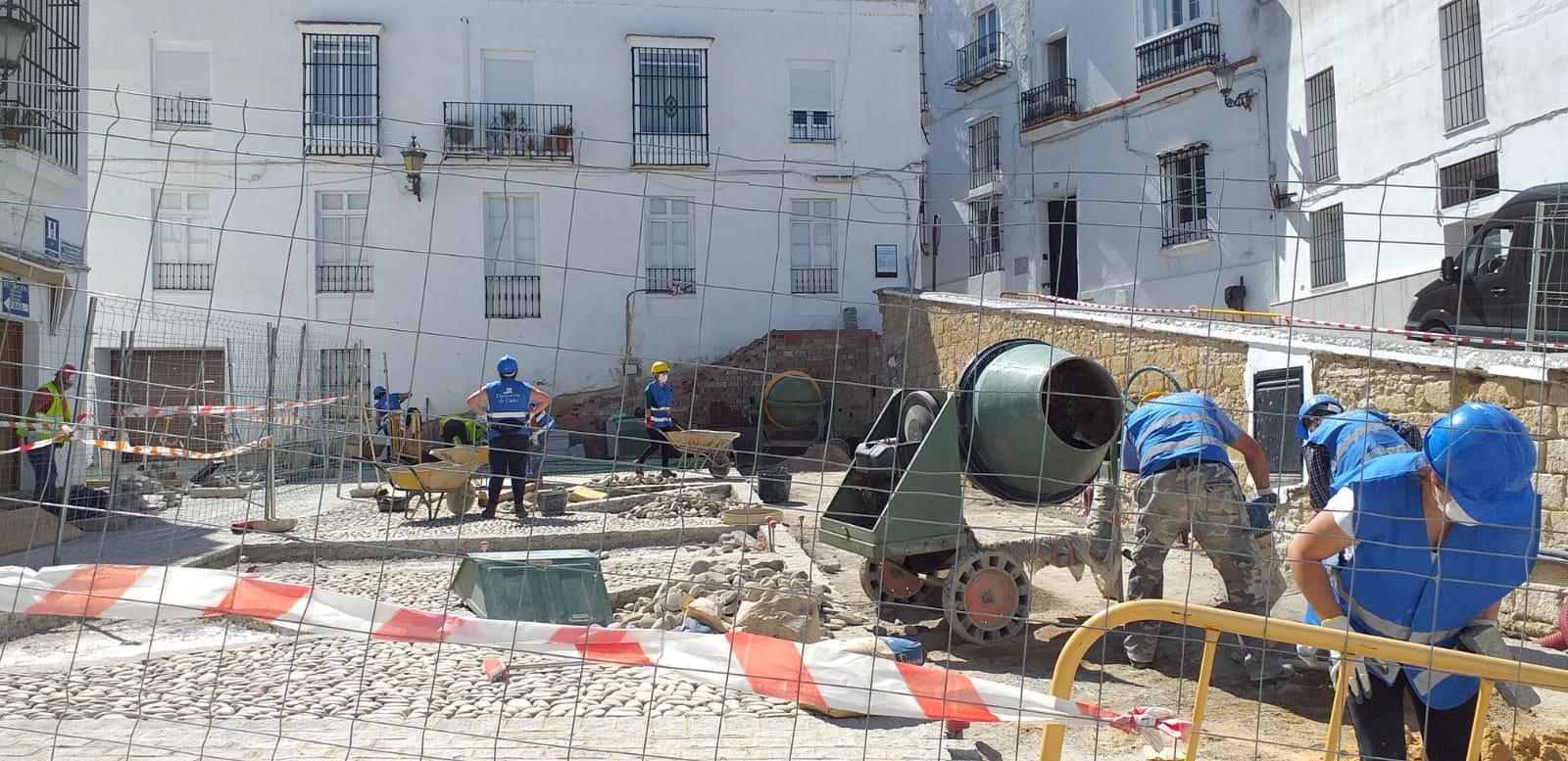 Recta final de la obra PROFEA de la calle Cristóbal Colón de Arcos Recta final de la obra PROFEA de la calle Cristóbal Colón de Arcos