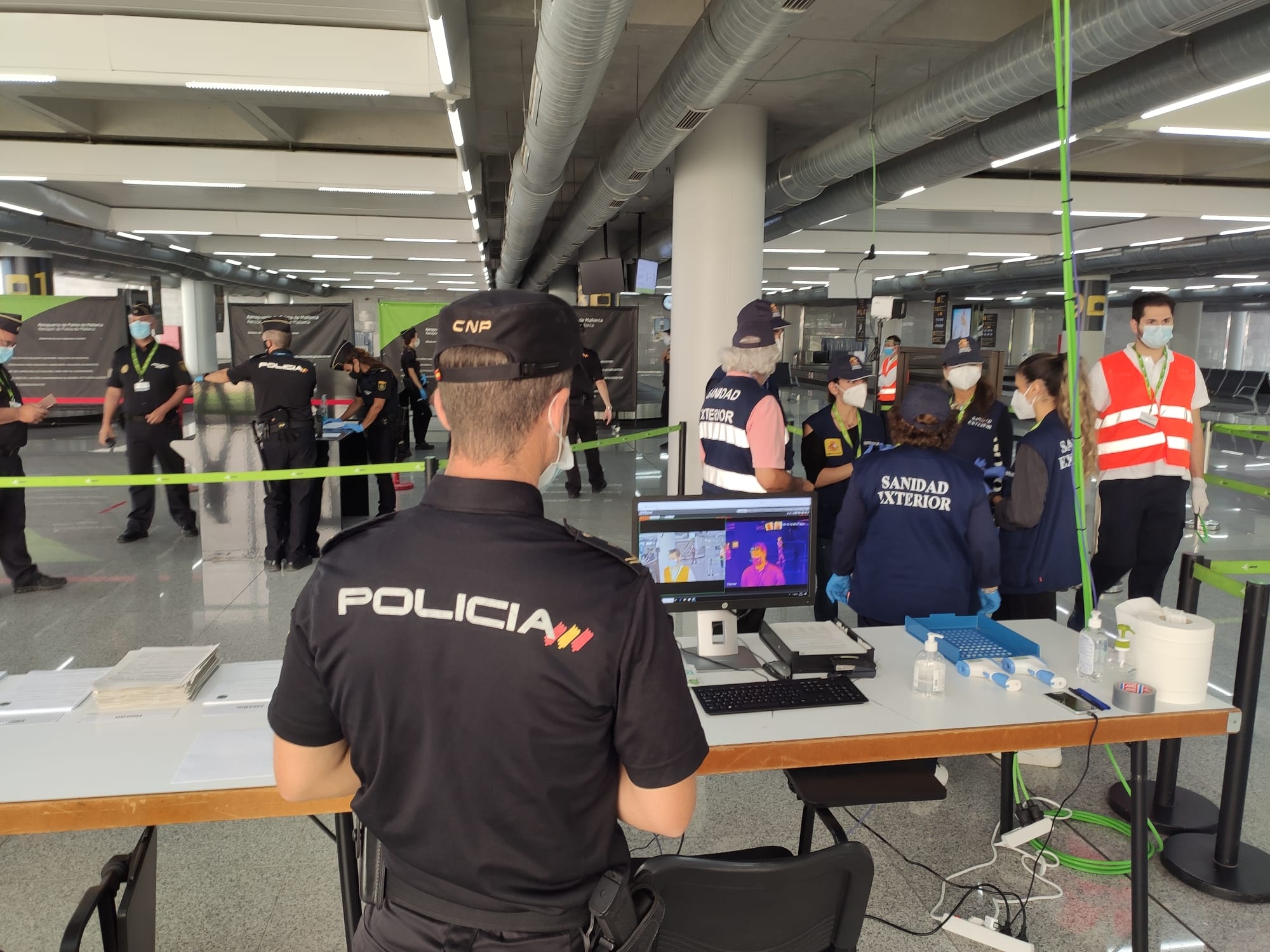 Impiden la entrada en Mallorca a 25 pasajeros, fuera del plan piloto, por no justificar su viaje Impiden la entrada en Mallorca a 25 pasajeros, fuera del plan piloto, por no justificar su viaje