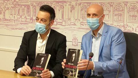 Manuel Quijano y Jos&eacute; Antonio D&iacute;ez en la presentaci&oacute;n del libro 'Detr&aacute;s de la Letra'