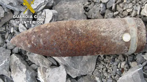 Proyectil encontrado cerca de Pola de Gordón (León) Proyectil encontrado cerca de Pola de Gordón (León)