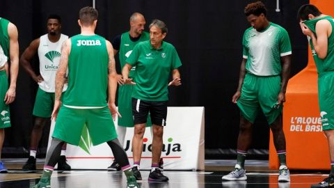 Unicaja de Málaga entrenando en Valencia