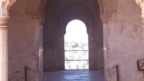 La Alhambra a solas La Alhambra a solas