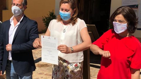 Firma del convenio entre Lara, Rodr&iacute;guez y Zamora