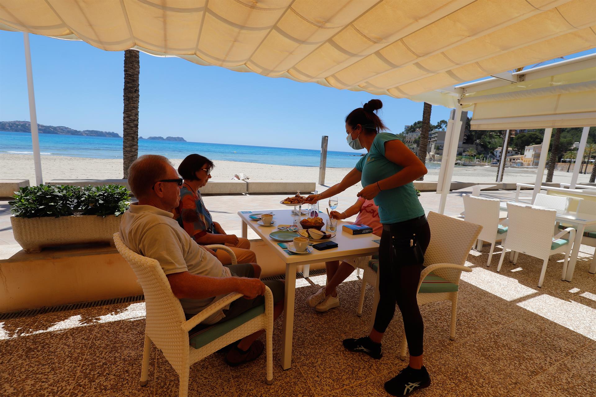 La economía de Baleares se contrae un 4,5% en el primer trimestre, según CAEB La economía de Baleares se contrae un 4,5% en el primer trimestre, según CAEB