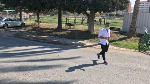 El argentino Fede Zomero, abandonando el entrenamiento del Elche CF.