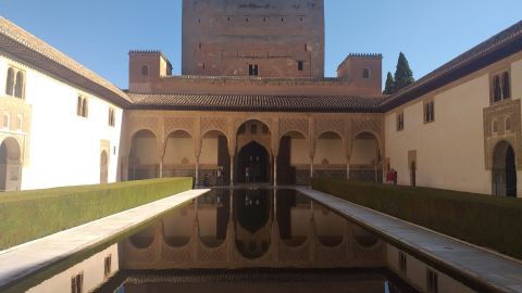 La Alhambra a solas