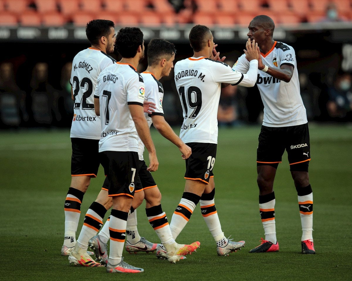 Goles del Granada 2 - 2 Valencia: Un frenético encuentro que acaba en tablas Goles del Granada 2 - 2 Valencia: Un frenético encuentro que acaba en tablas