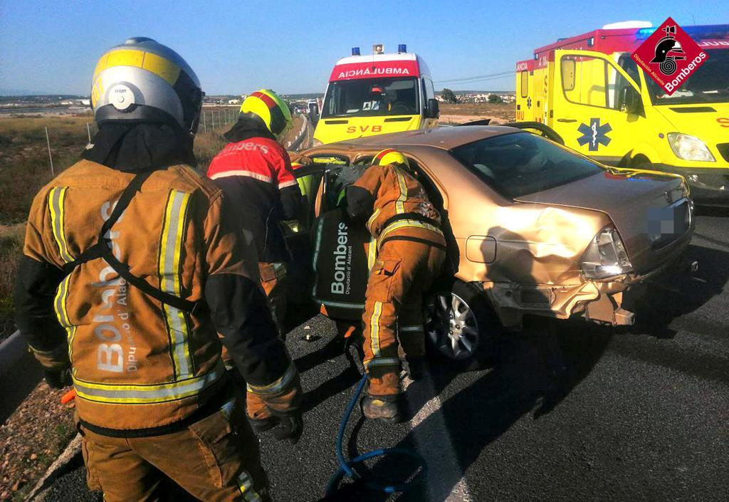 Un accidente en la Nacional 332 en Santa Pola deja tres heridos Un accidente en la Nacional 332 en Santa Pola deja tres heridos