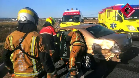 Accidente de tráfico en la N-332, en Santa Pola. Accidente de tráfico en la N-332, en Santa Pola.