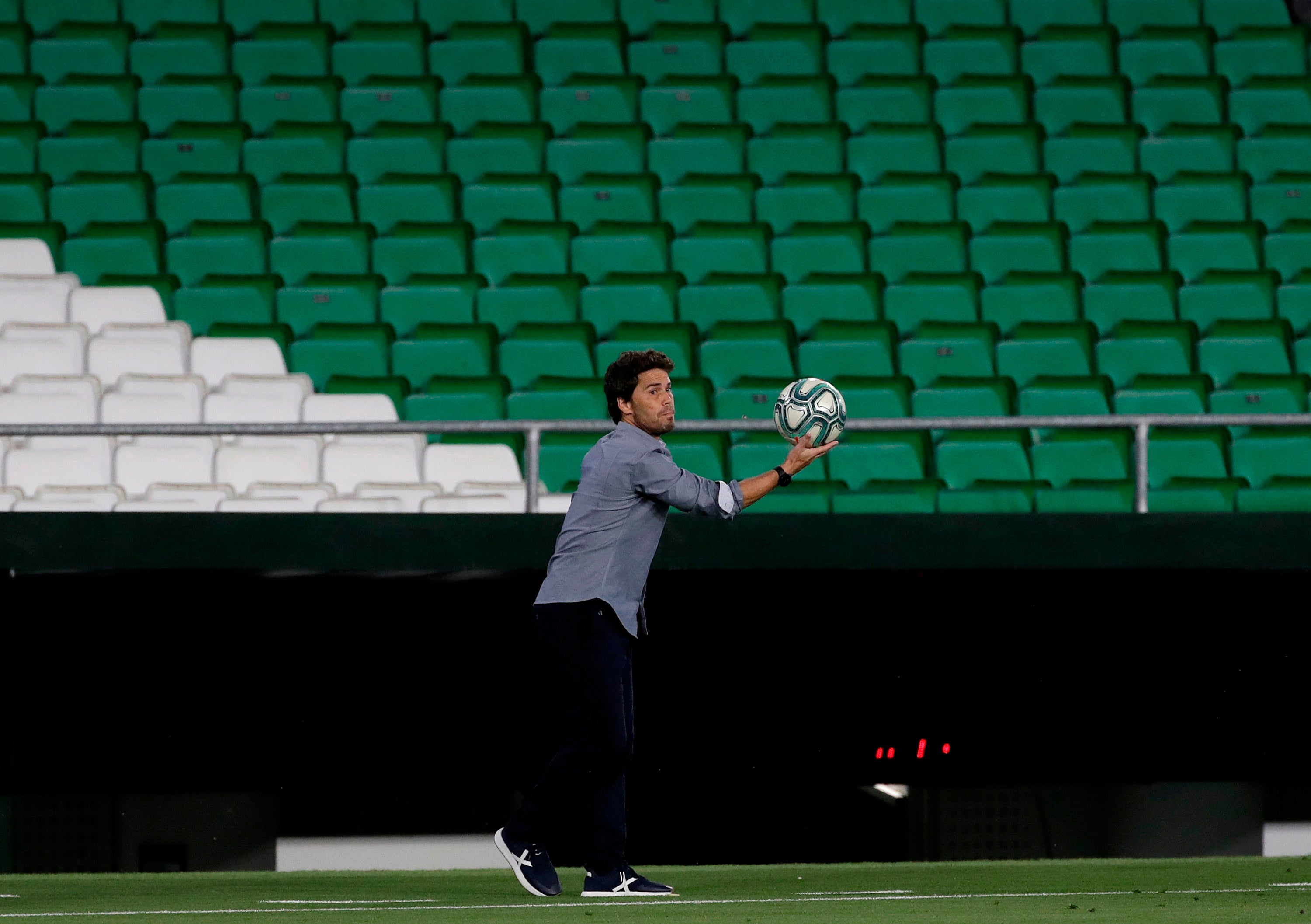 Rubi, destituido como técnico del Betis Rubi, destituido como técnico del Betis