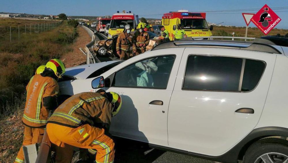 Accidente de tráfico en la N-332, en Santa Pola.