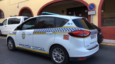 Imagen de una patrulla de la Polic&iacute;a Local de Alcal&aacute; de Guada&iacute;ra