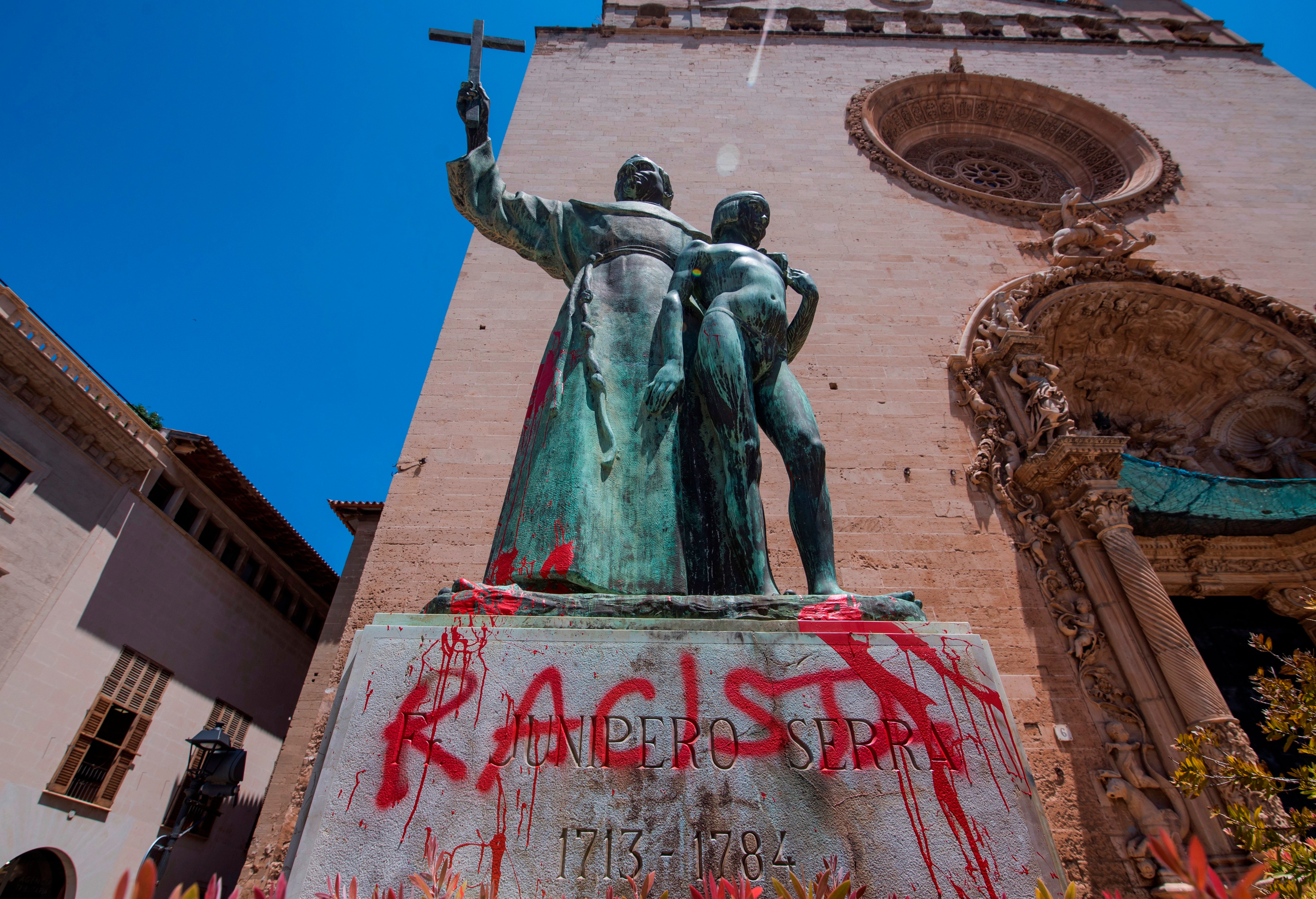 El Gabinete: ¿De dónde surge esa fiebre de vandalizar las estatuas? El Gabinete: ¿De dónde surge esa fiebre de vandalizar las estatuas?