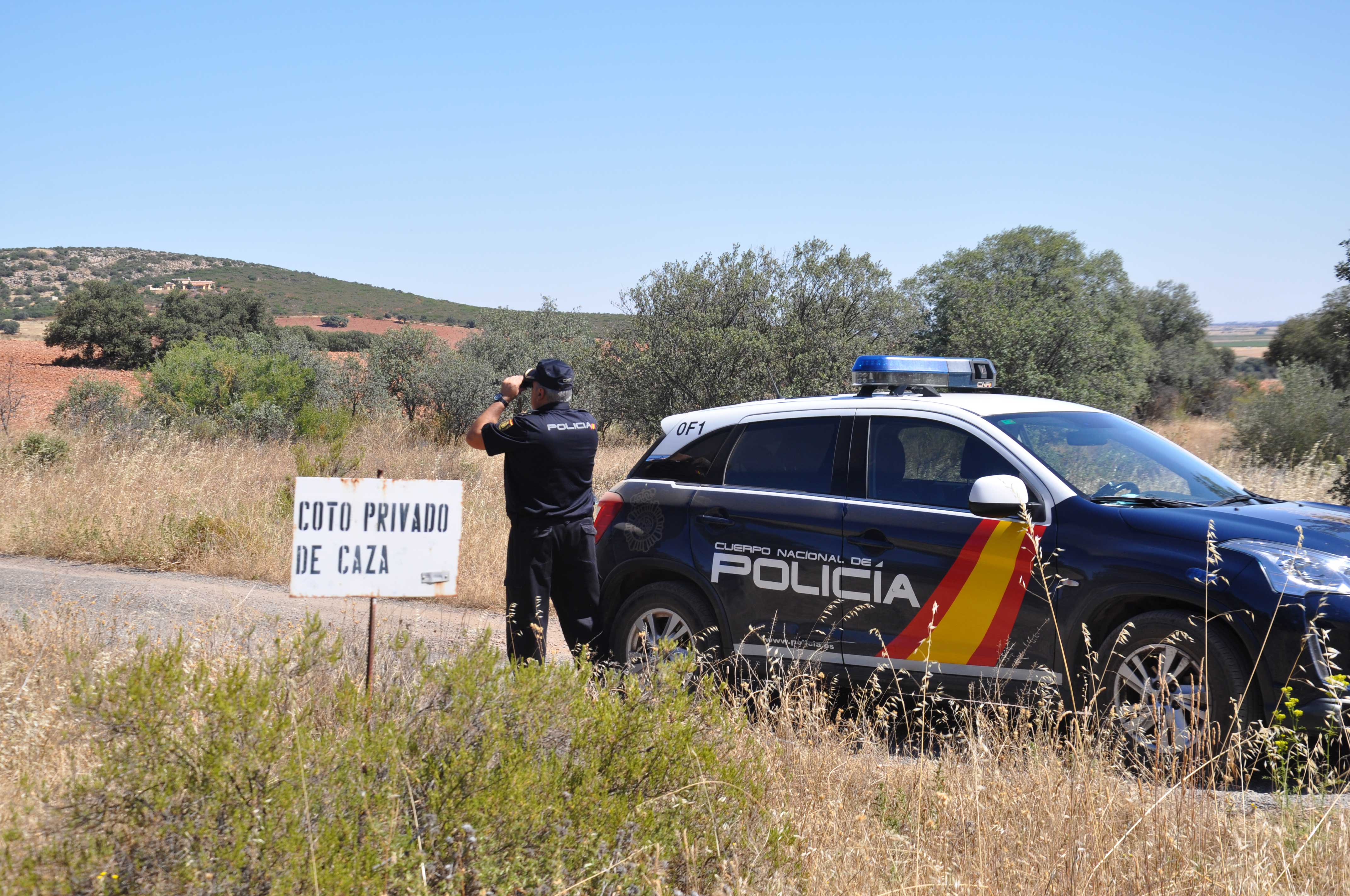 Detienen en Valdepeñas a dos estafadores que anunciaban falsas cacerías a través de Internet Detienen en Valdepeñas a dos estafadores que anunciaban falsas cacerías a través de Internet