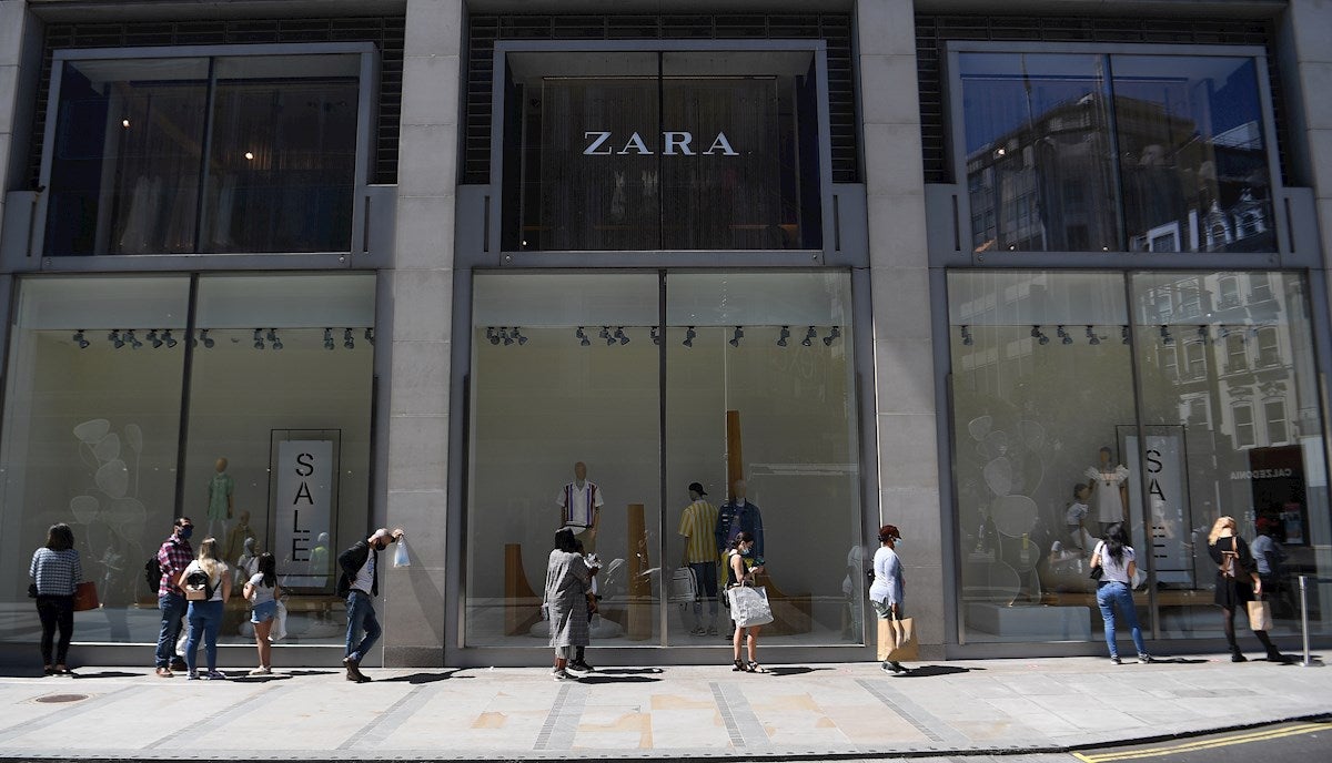 Zara, Stradivarius y otras marcas de Inditex adelantan sus rebajas de verano Zara, Stradivarius y otras marcas de Inditex adelantan sus rebajas de verano