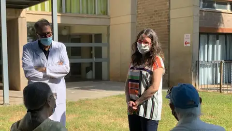 Mónica Oltra ha visitado la residencia de Carlet de la que ha destacado su trabajo para prevenir el Covid. OLTRA RESIDENCIA CARLET