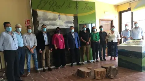 Reunión entre el delegado de la Junta en Sevilla y los alcaldes afectados Reunión entre el delegado de la Junta en Sevilla y los alcaldes afectados