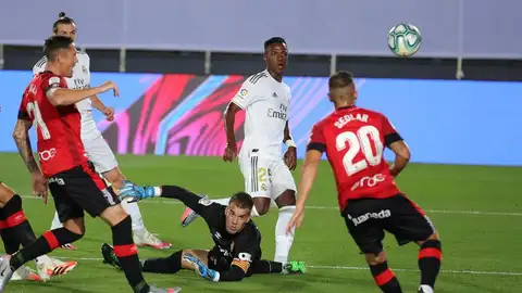 Vinicius y Sergio Ramos devuelven al Real Madrid el liderato de la Liga Vinicius y Sergio Ramos devuelven al Real Madrid el liderato de la Liga
