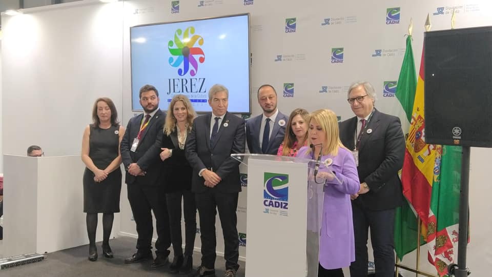 Mamen Sánchez, a Juanma Moreno sobre Jerez 2031: "Esto no se trata de padrinos, sino de un gran proyecto" Mamen Sánchez, a Juanma Moreno sobre Jerez 2031: "Esto no se trata de padrinos, sino de un gran proyecto"